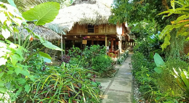 Кровать в общем номере Puluong Home