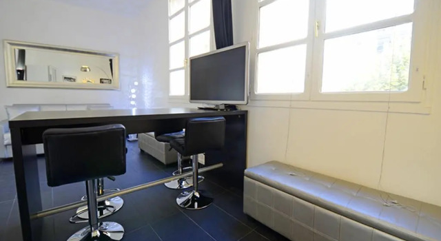 Silver Black Flat, Забронировать Отель Париж Иль-де-Франс, рядом с Лувр — Риволи