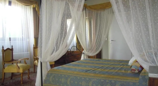 Agriturismo Piccolo Albero, Book Hotel Hoteller i Loreto Aprutino med parkering, Parkering