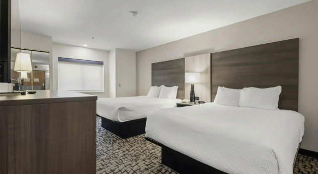 Четырёхместный номер Standard Best Western Crown Inn & Suites - Batavia