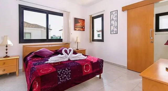 House KPAST11 Foiano della Chiana, Забронировать Отель Отели Паралимни 5 звезд, 5*