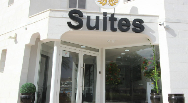 Rich Royal Suites
