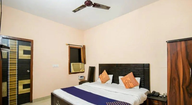 SPOT ON 41417 Hotel Unahb, Varaa Hotelli Faridabad Haryana