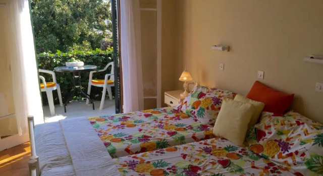 Студия The Mayflower Studios & Apartments