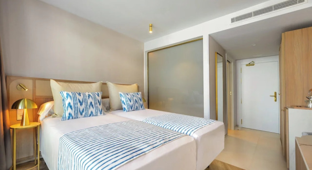 Двухместный номер Standard с балконом и с видом на бассейн Hotel Vibra Yamm Urban