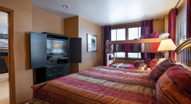 Номер Standard Zephyr Mountain Lodge, Condo | 2 Bedroom Ski-Slope View (Premium-Rated Condo 1223)
