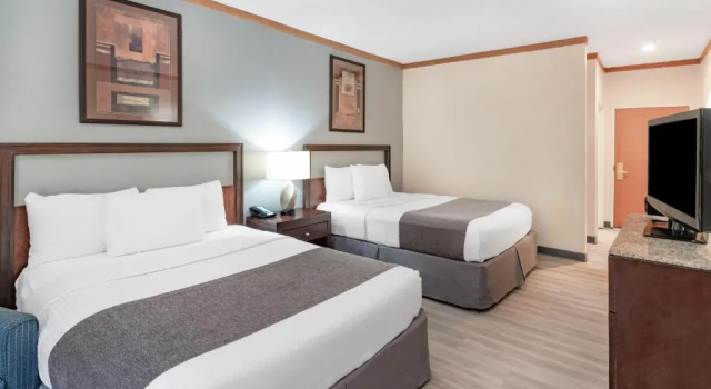 Четырёхместный номер Standard Red Roof Inn & Suites Hinesville Renovated with breakfast