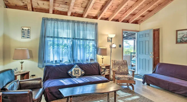 'the Den' Raymond Home w/ 200 Feet of Sandy Beach!, Κράτηση Ξενοδοχείο Raymond Man