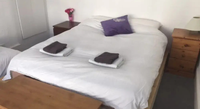 Central 3 Bedroom Family Home, Забронировать Отель Отели Исторического графства Суссекса 3 звезды, 3*