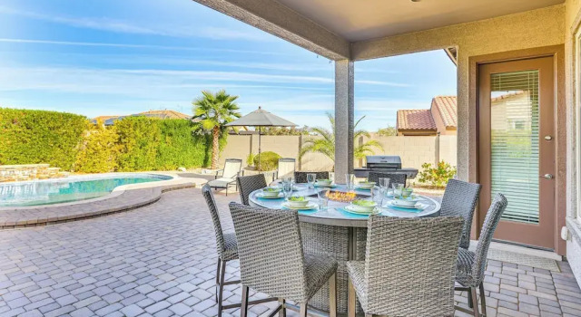 Коттедж Outdoor Oasis in Goodyear: Stay & Play!