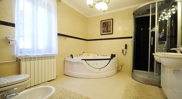 Luxusní Dvoulůžkový s manželskou postelí pokoj s balkonem Villa Alice