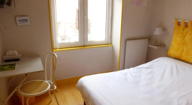 Номер Standard Logis Hôtel Au Croissant
