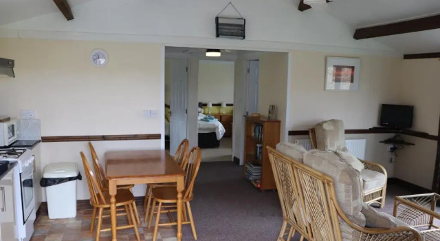 Holiday Lodge at Radnor Revivals in Welsh Hills, Забронировать Отель Отели Сноудония с парковкой, Парковка