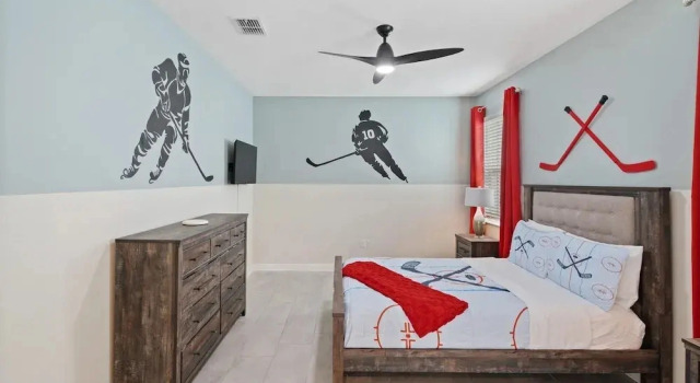 ChampionsGate Resort 8-Bedroom Vacation Pool Home - Includes Resort Clubhouse Amenity Access! 8 Home, Varaa Lomakeskus Lomahotellit kohteessa Florida, Lomakeskus