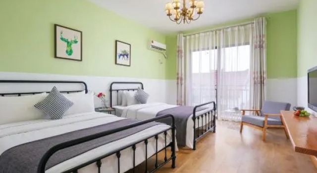 Семейный номер Standard с балконом Panjiayuan Inn