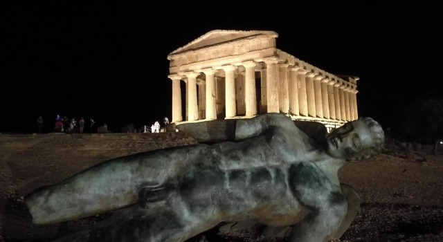 Agrigento tra templi e mare