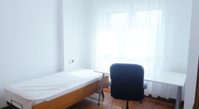 Apartamento luminoso, funcional y amplio en zona hospitalaria, Prenota Appartamento Pamplona Navarra, vicino a Yamaguchi Park