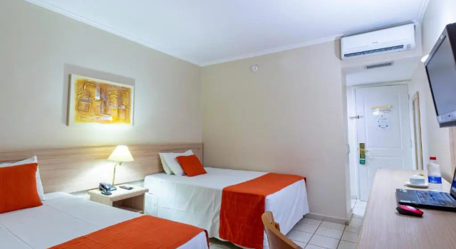 Трёхместный номер Executive Hotel Golden Park Ribeirão Preto by Nacional Inn