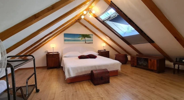 House Old Town Stone House, Book Vacation Home Stari Grad 
