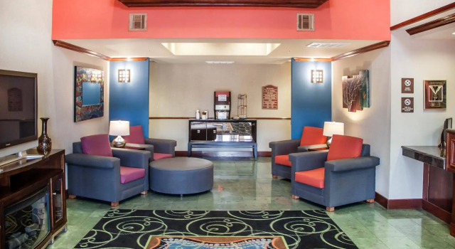 Comfort Inn & Suites, Rezerwuj Hotel Hotele i noclegi w Weatherford, Hotel