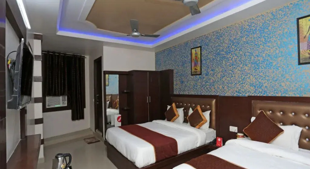 Hotel B R International by OYO Rooms