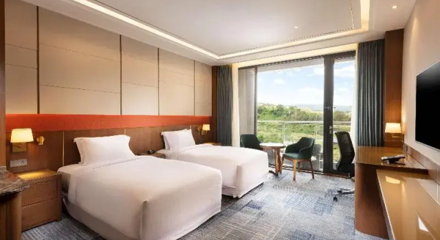 Двухместный номер Standard с балконом Hilton Clark Sun Valley Resort