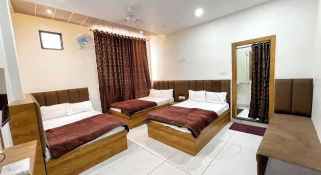 Номер Standard Hotel Gupta Residency - near Temple