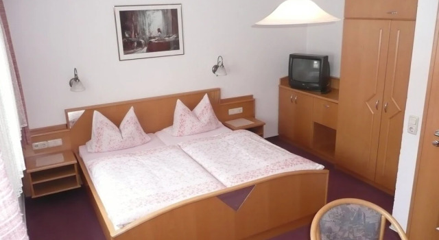 Двухместный номер Standard c 1 комнатой Hotel-Gasthof Zum Oberen Wirt