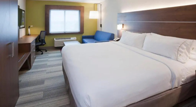 Двухместный номер Deluxe Holiday Inn Express Roseville-St. Paul by IHG