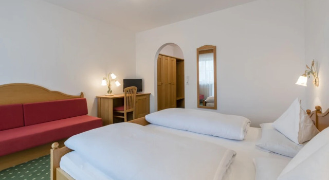 Двухместный номер Classic с балконом и с видом на горы Wander- und Bikehotel Vinschgerhof