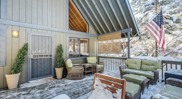 Munds Park Cabin w/ Deck & Fire Pit: Walk to Trail, Book Hotel Munds Park Arizona