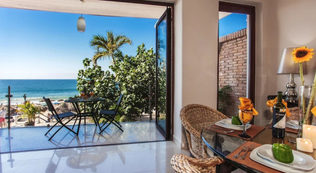 Номер Deluxe с 2 комнатами с балконом и рядом с пляжем Vallarta Shores Beach Hotel