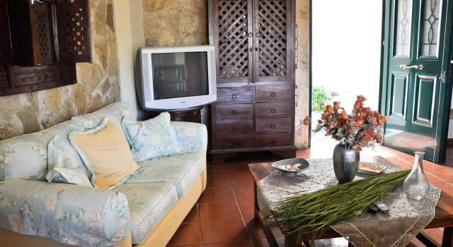 Orsalia Luxury Suites