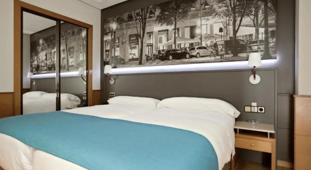 Standard Twin room Don Carlos