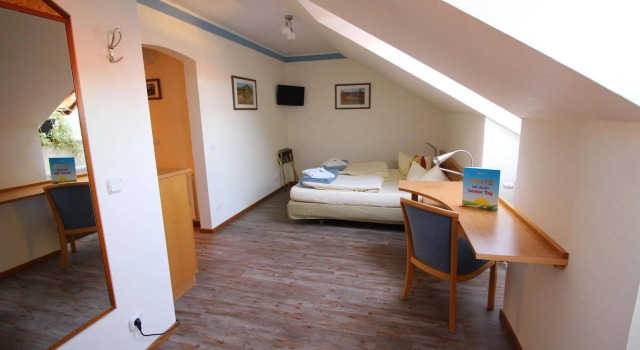 Hotel Zur Linde, Rezervovat Hotel Hohenlinden Upper Bavaria