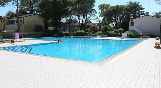Bright Flat With Shared Swimming Pool, Забронировать Апартаменты/квартира Отели Бибионе-Пинеда с бассейном, рядом с Долина Вальгранде, Бассейн
