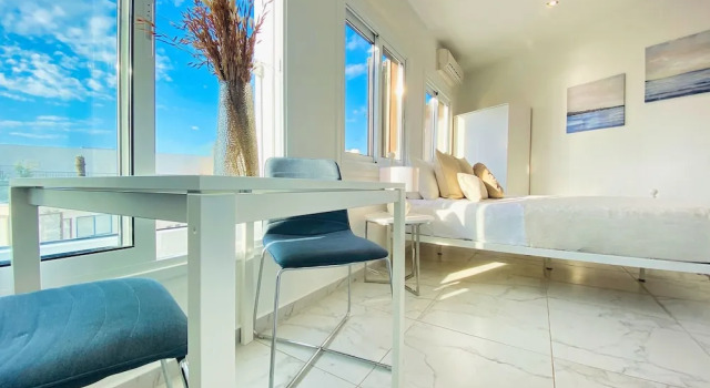 Студия Luxury Phaedrus Living : Luxury Flat Lighthouse 75
