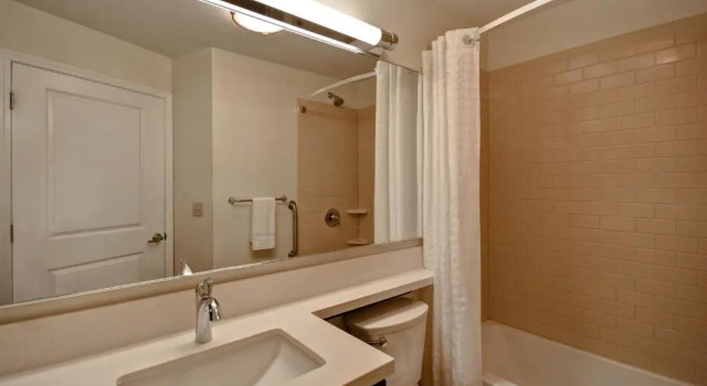 Четырёхместный номер Standard Candlewood Suites Carrollton by IHG