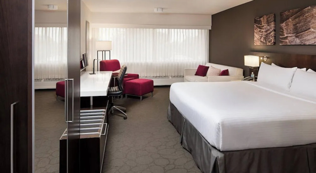 Standard Doppel Klub Zimmer mit Balkon Delta Hotels by Marriott Calgary South