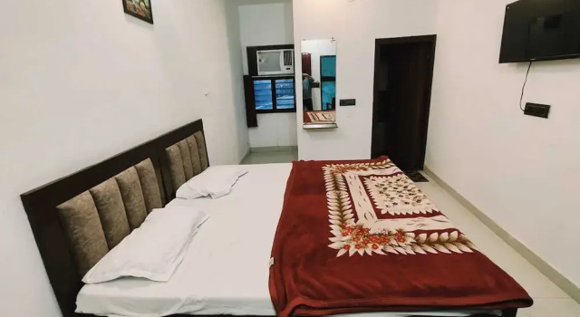 Номер Deluxe Hotel Hare Krishna Vrindavan