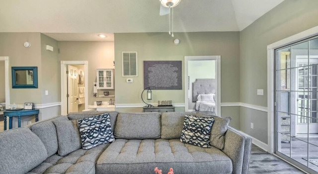 Condo w/ Pool Access & Central A/C - 2 Mi to Beach