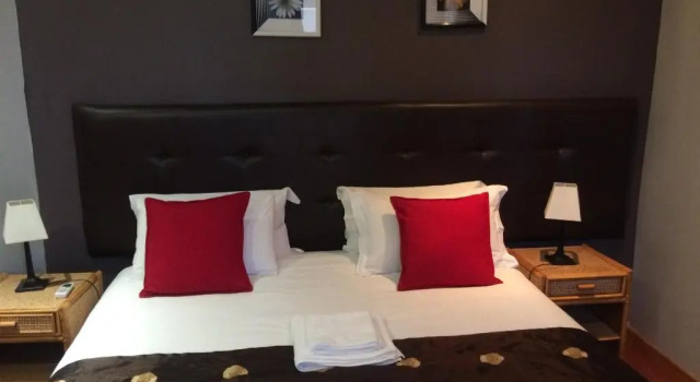 Апартаменты Luxury Houghton Guest House