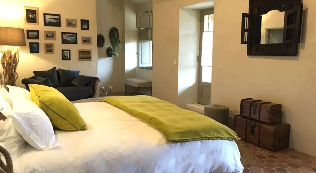 Mas de varangle Chambres d'hôtes et Gîte, Rezerwuj Pensjonat Montaren-et-Saint-Médiers Gard