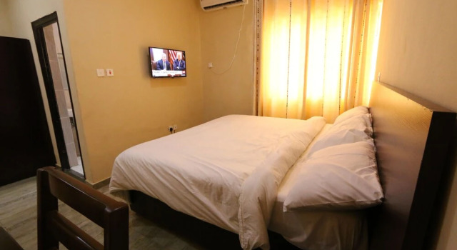 Iyore Grand Hotel & Suites