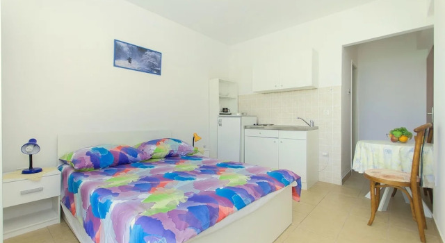 Apartments by the sea Tucepi, Makarska - 22005, Забронировать Апартаменты/квартира Отели Тучепи с парковкой, Парковка