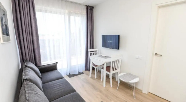 Apartment Vėsa - L14, Boek Appartement Hotels in Klaipėda met zwembad, Zwembad