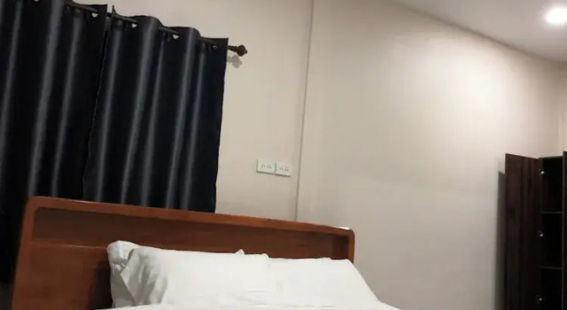 The Sun Homestay, Забронировать Апартаменты/квартира Отели Кута с парковкой, Парковка