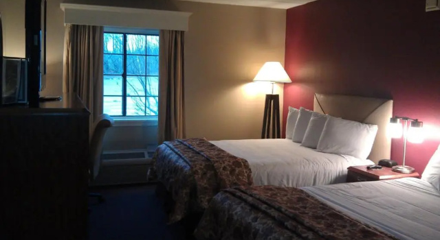 Четырёхместный номер Standard Fireside Inn & Suites West Lebanon