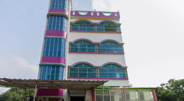 OYO 40177 Hotel Taj International, Prenota Hotel Baharampur West Bengal