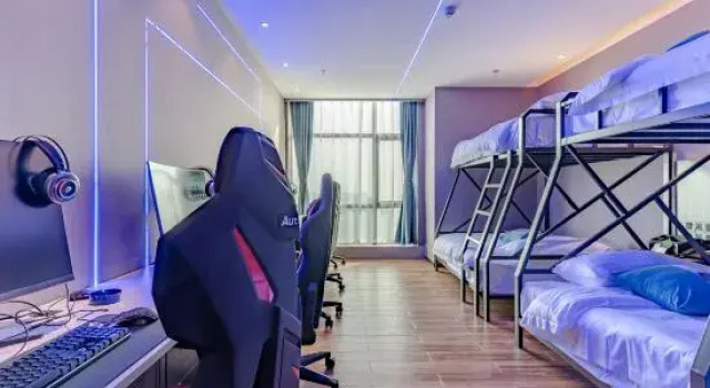 Кровать в общем номере Huaman Business E-sports Hotel (Feidong Longtang Expressway Water Conservancy Hydropower College)